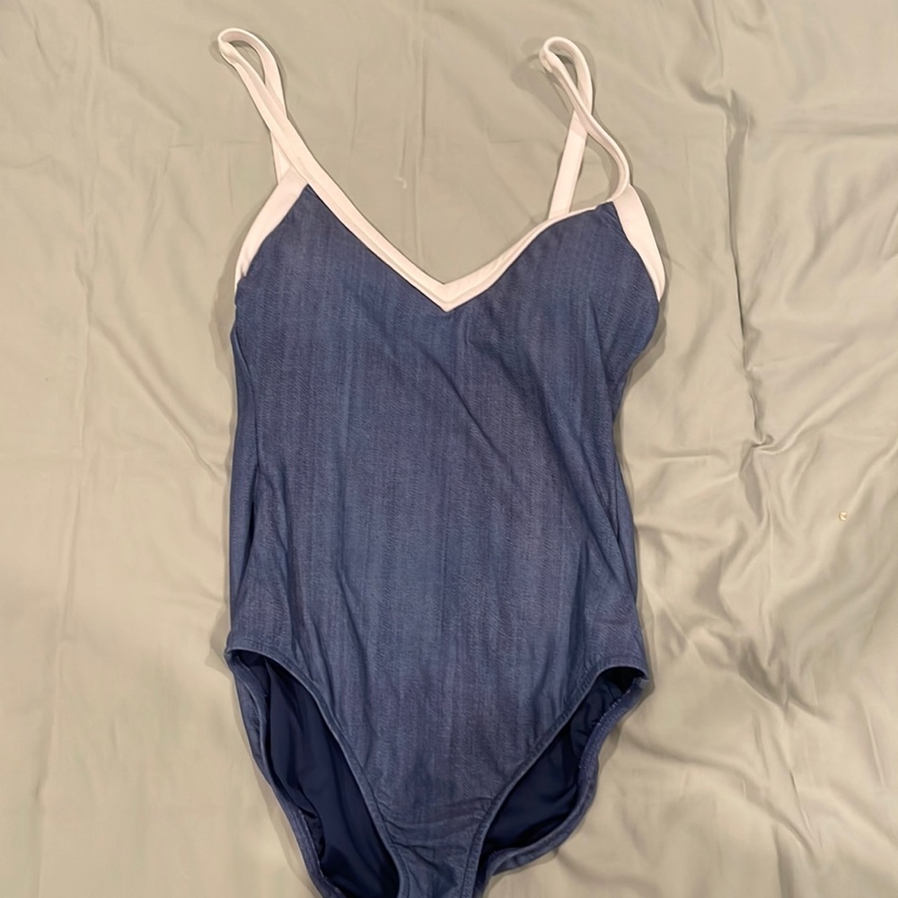 Seafolly size 6 (USA) one piece bathing suit